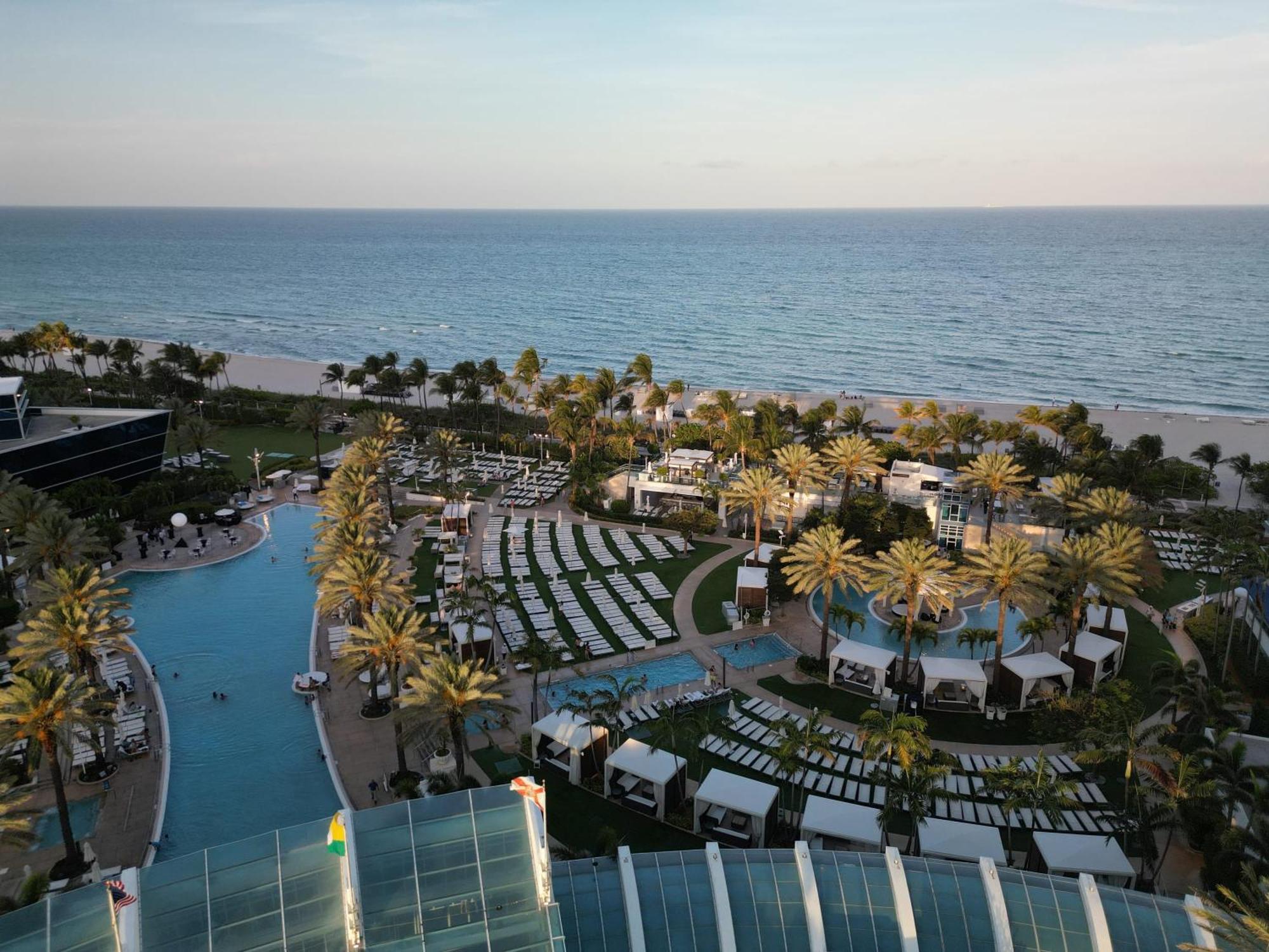 Casa de férias Fontainebleau Balcony W Ocean + Bay View Miami Beach