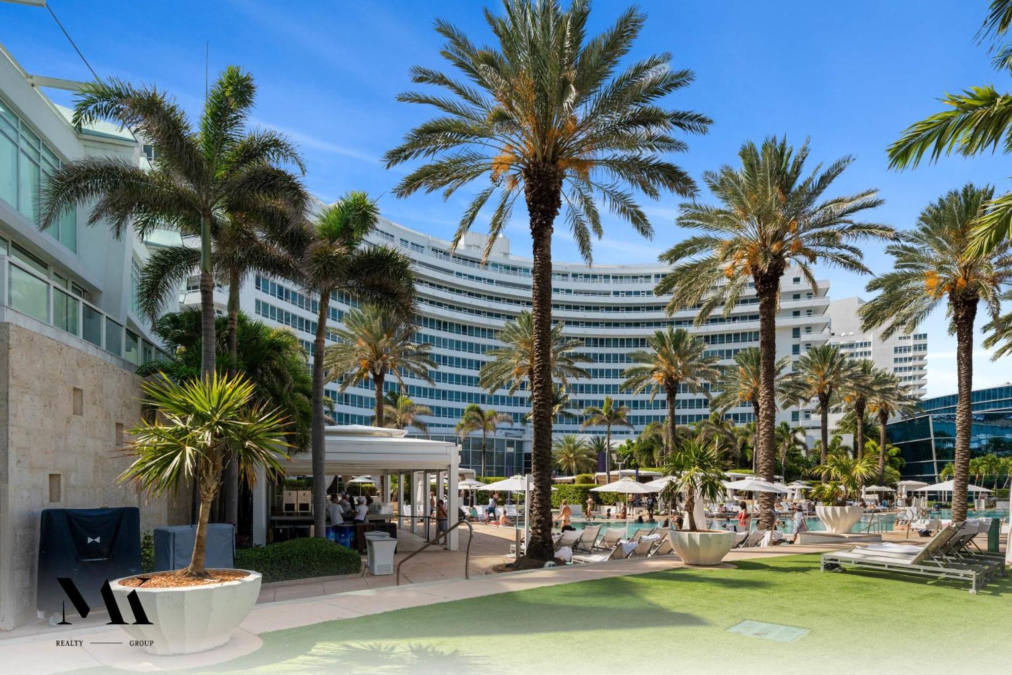 Fontainebleau Balcony W Ocean + Bay View